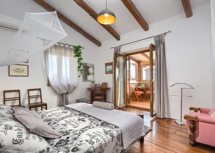 Villa San Andrea - Ideal For Families, 8 Adults, 2 Children Up To 5 Years, 1 Children Up To 1 Years