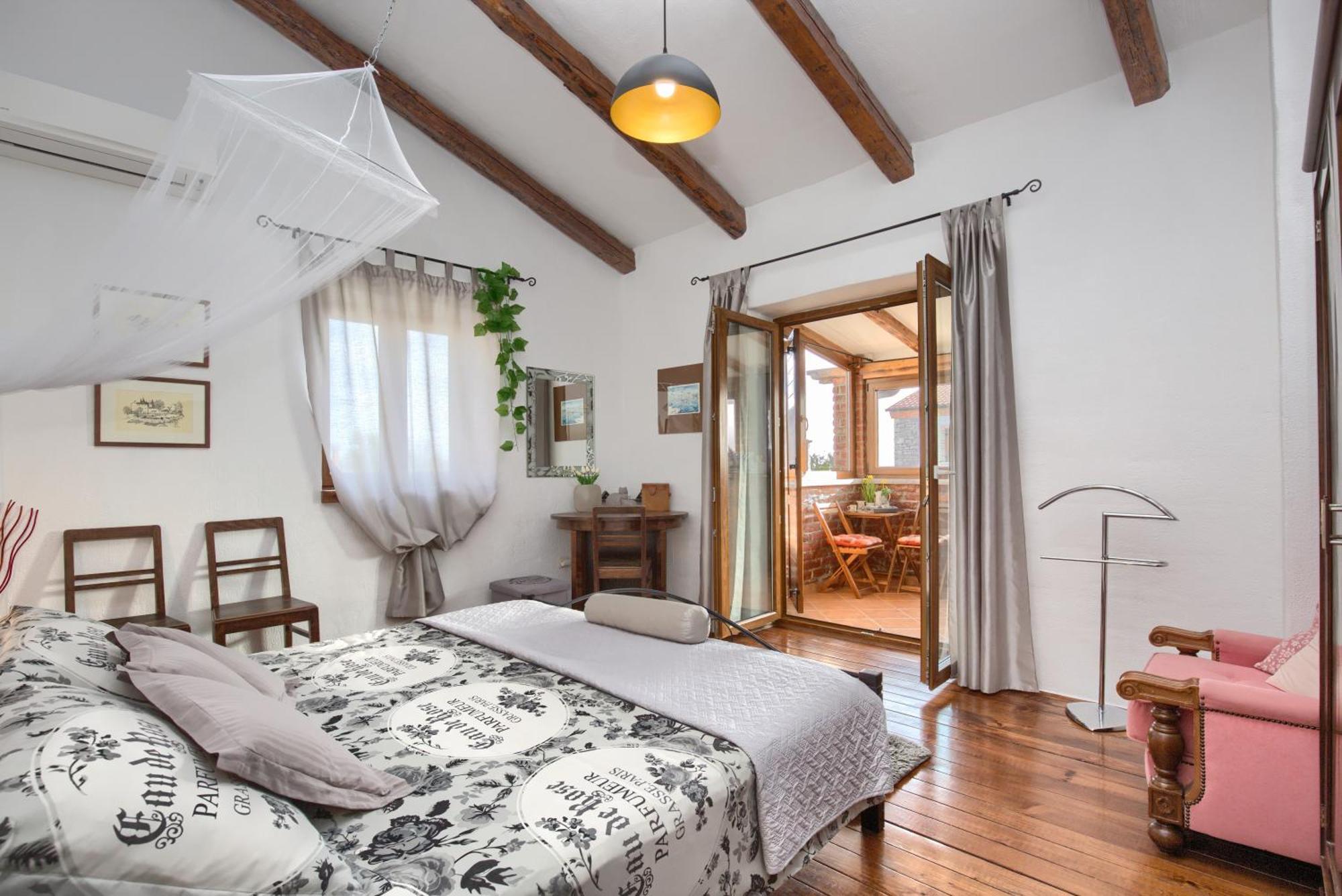 San Andrea - Ideal For Families, 8 Adults, 2 Children Up To 5 Years, 1 Children Up To 1 Years