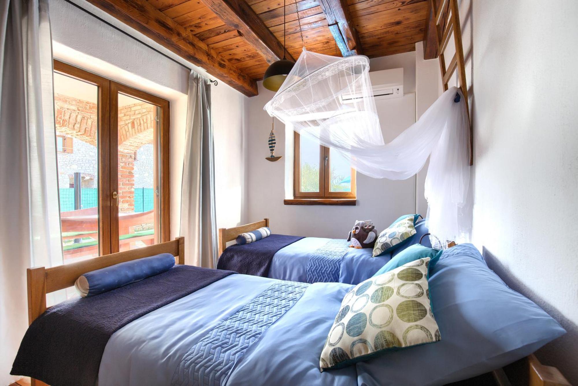 San Andrea - Ideal For Families, 8 Adults, 2 Children Up To 5 Years, 1 Children Up To 1 Years *