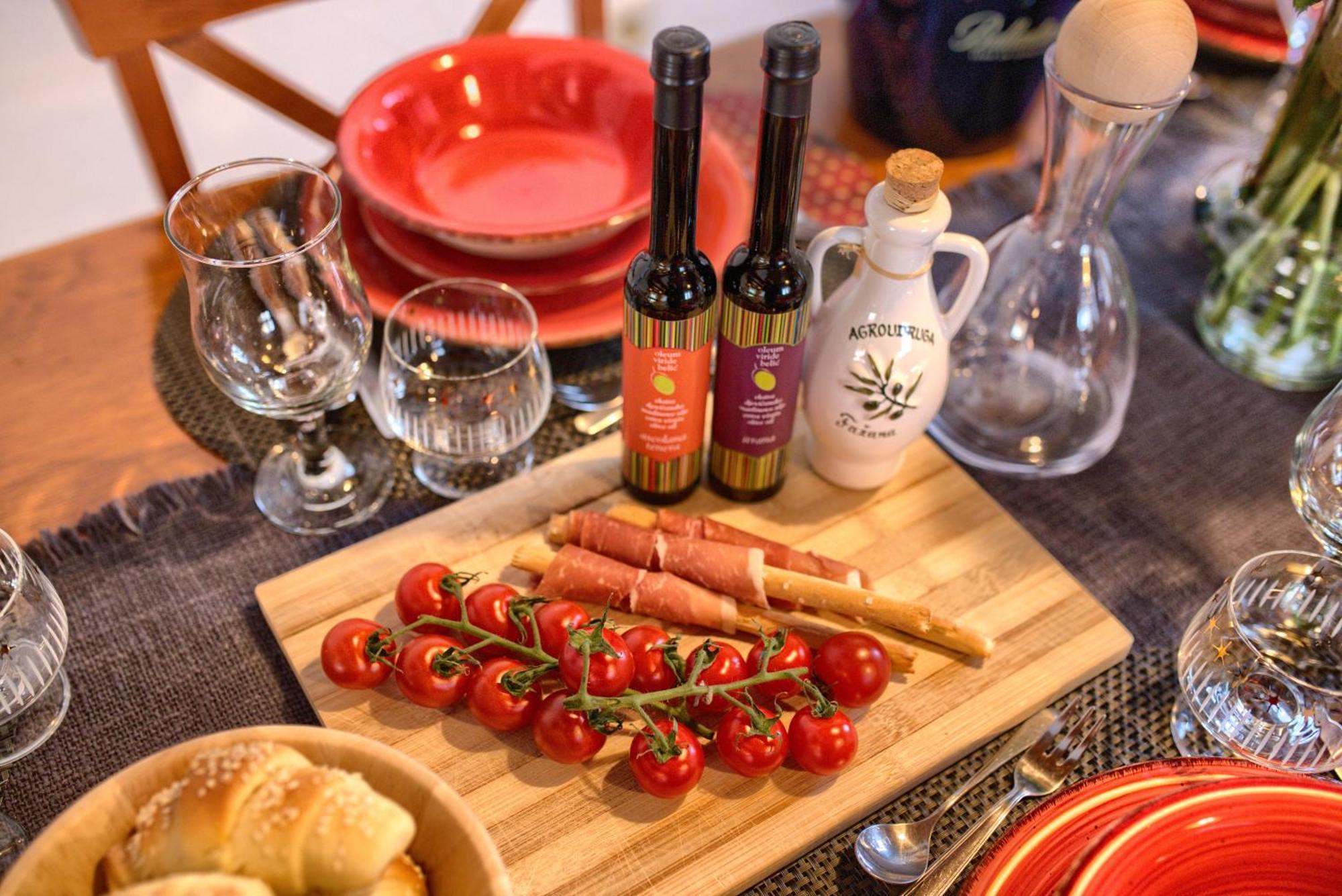 Villa San Andrea - Ideal For Families, 8 Adults, 2 Children Up To 5 Years, 1 Children Up To 1 Years