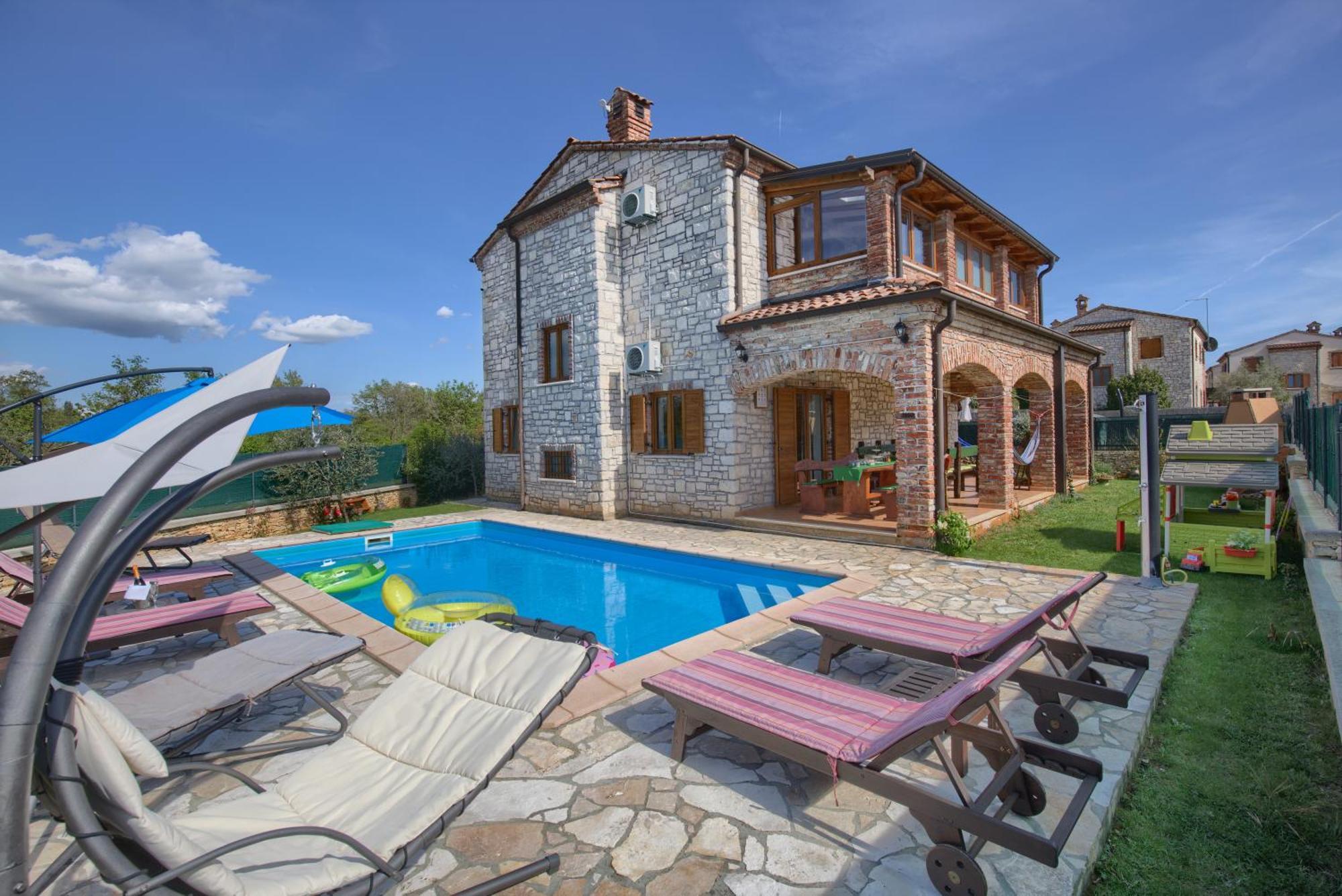 San Andrea - Ideal For Families, 8 Adults, 2 Children Up To 5 Years, 1 Children Up To 1 Years