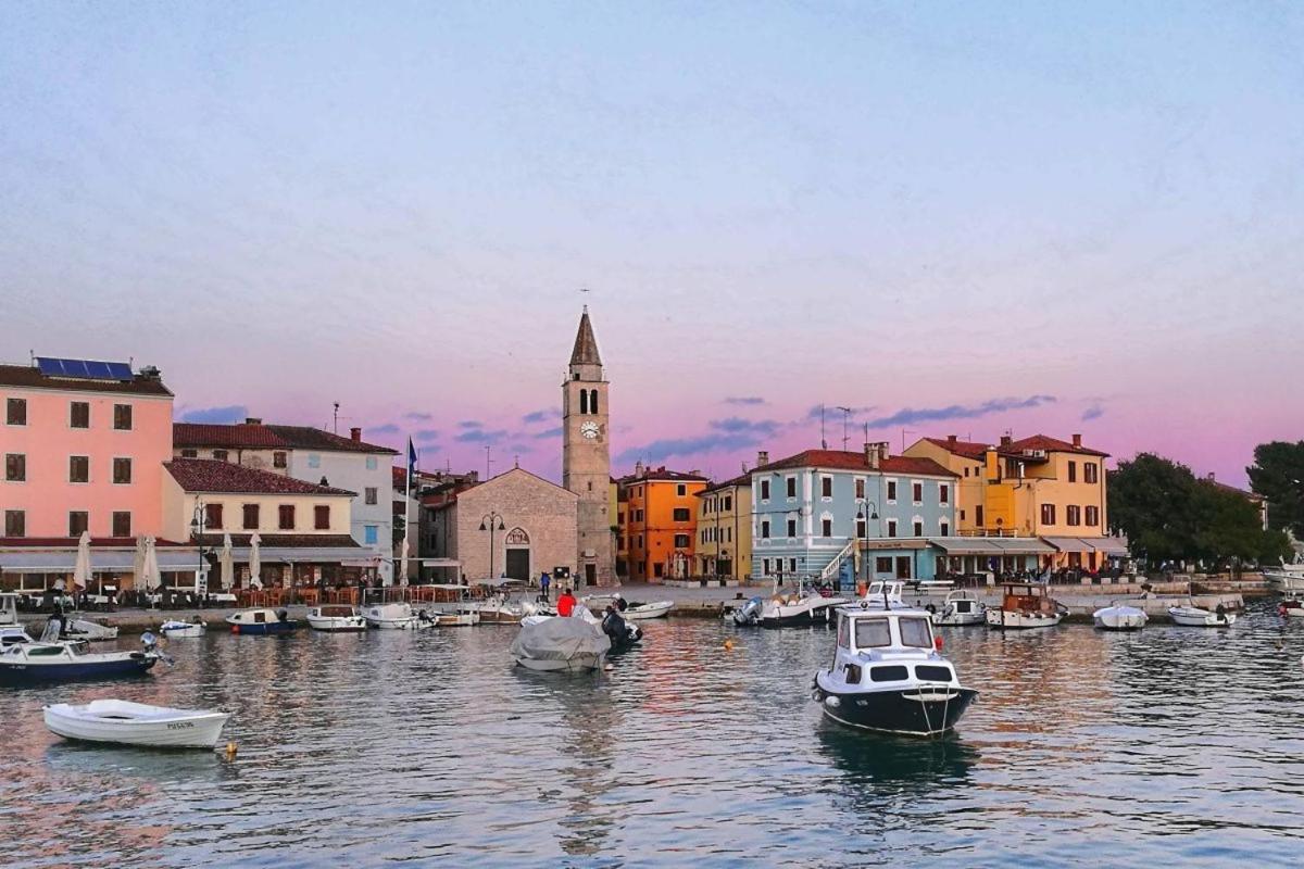 San Andrea - Ideal For Families, 8 Adults, 2 Children Up To 5 Years, 1 Children Up To 1 Years Villa *